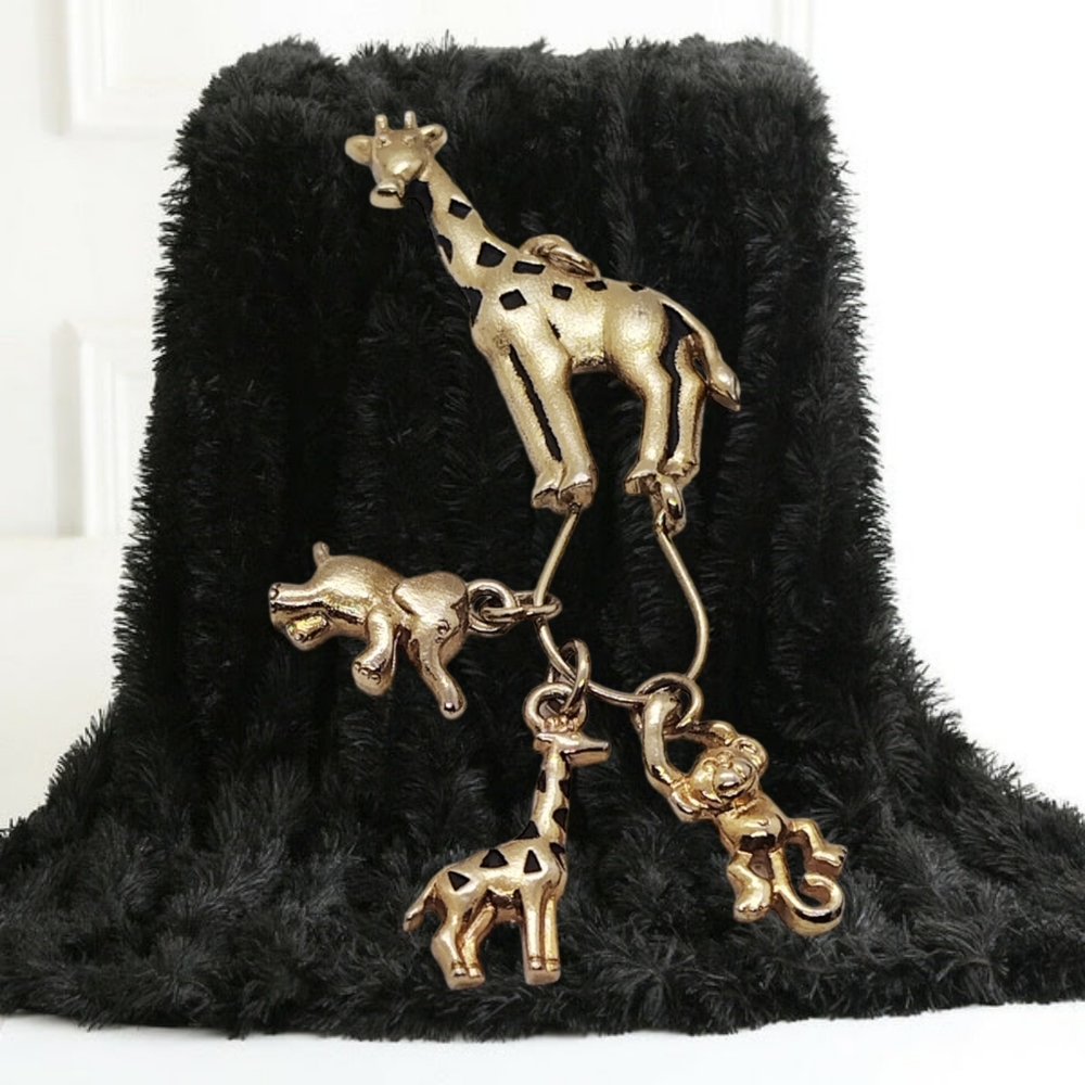 Parkland Pendant with 3 Animal Charms NWOT